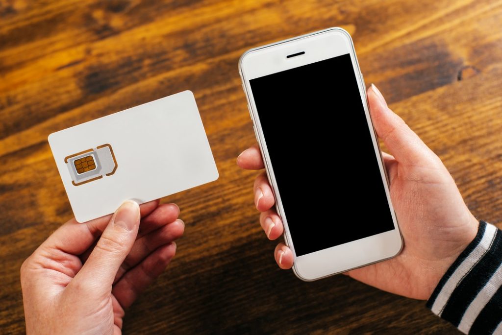 Comment installer la carte SIM dans un portable ou Iphone ?